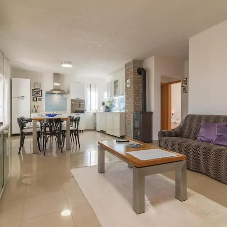 Awesome In Krkovic With Sauna 別荘 Lađevci