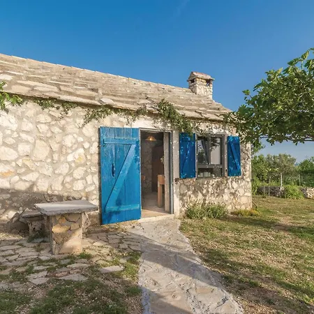 Vakantiehuis Awesome In Krkovic With Sauna