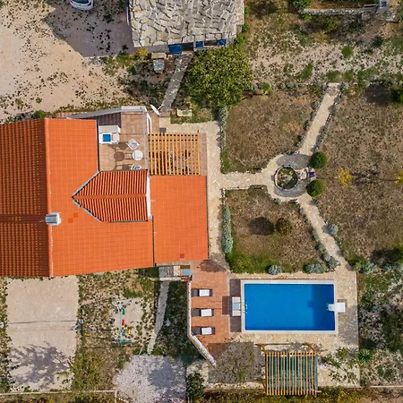 Vakantiehuis Awesome In Krkovic With Sauna *