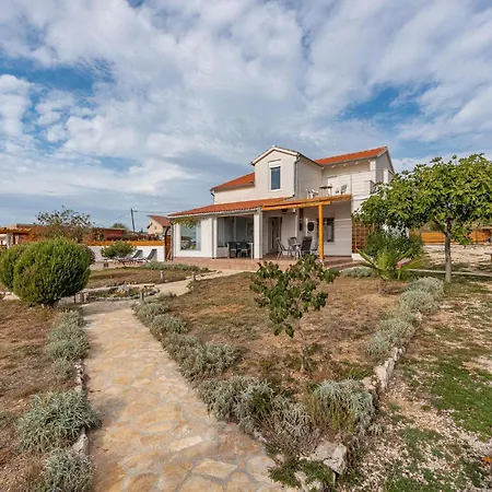 2 Bedroom Amazing In Krkovic Tatil Evi