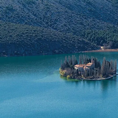 別荘 Awesome In Krkovic With Sauna