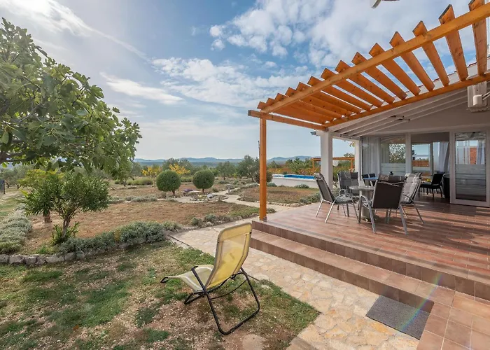 Vakantiehuis Awesome In Krkovic With Sauna