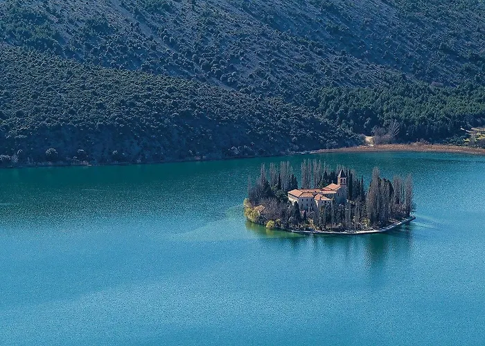 Vakantiehuis Awesome In Krkovic With Sauna